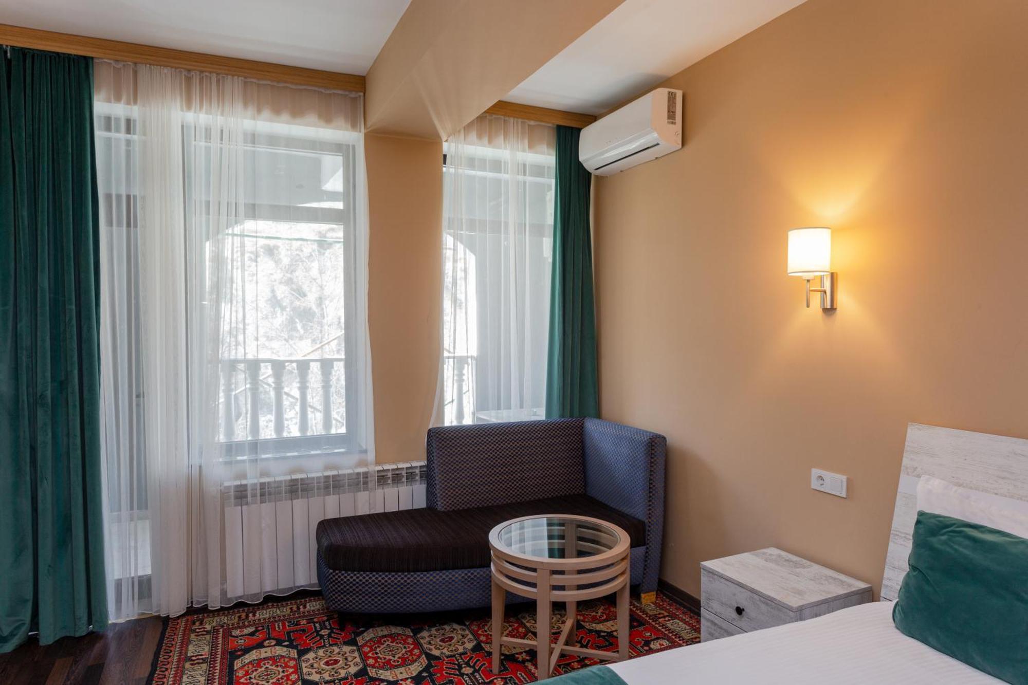Maajid Quba Hotel&Restaurant Sanatorium Bagian luar foto