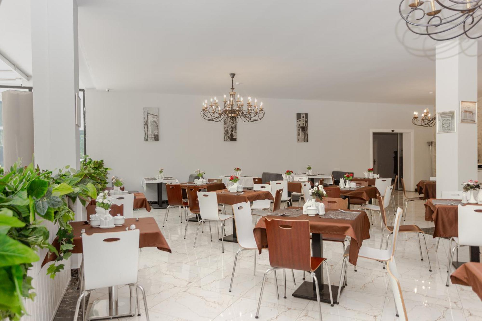 Maajid Quba Hotel&Restaurant Sanatorium Bagian luar foto